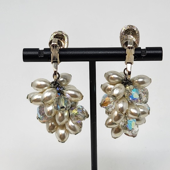 Cluster Faux Pearl Rhinestone Dangle Drop Clip On Earrings Statement Jewelry - Picture 4 of 5